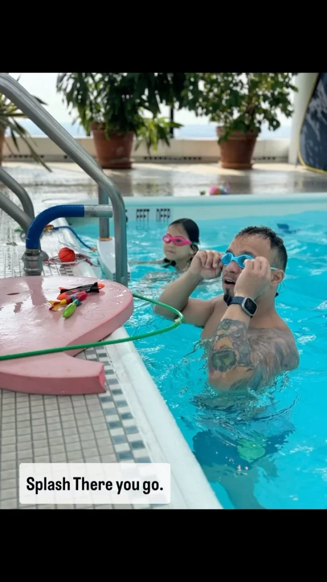 Always go back to the fundamentals 🐳☀️

#loveswimmingwithmiguel #babyswimming